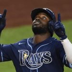 ¿Estrena romance? Captan a Sophie Turner besándose con un actor de Fear The Walking Dead