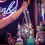 Joe Biden desea pasar el testigo a Kamala Harris. Así es como podría darse