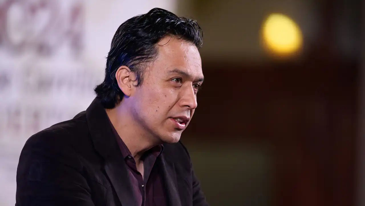 Sheinbaum pide diálogo en caso de funcionario de la SEP atrincherado, Marx Arriaga